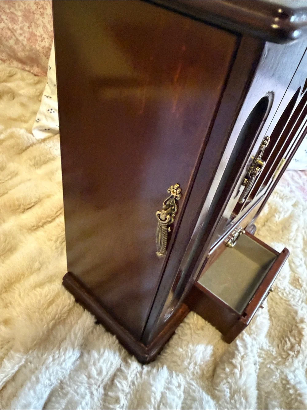 Mahogany Finish Jewelry Chest